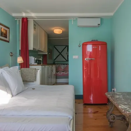 Heart - White By Lovelystay * Lisboa