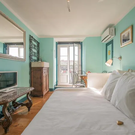 Heart - White By Lovelystay